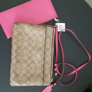 New with partial tag Coach  crossbody with clutch